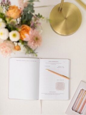 ❤️ Love Powered co. JILLY BOX Journal & Pen set